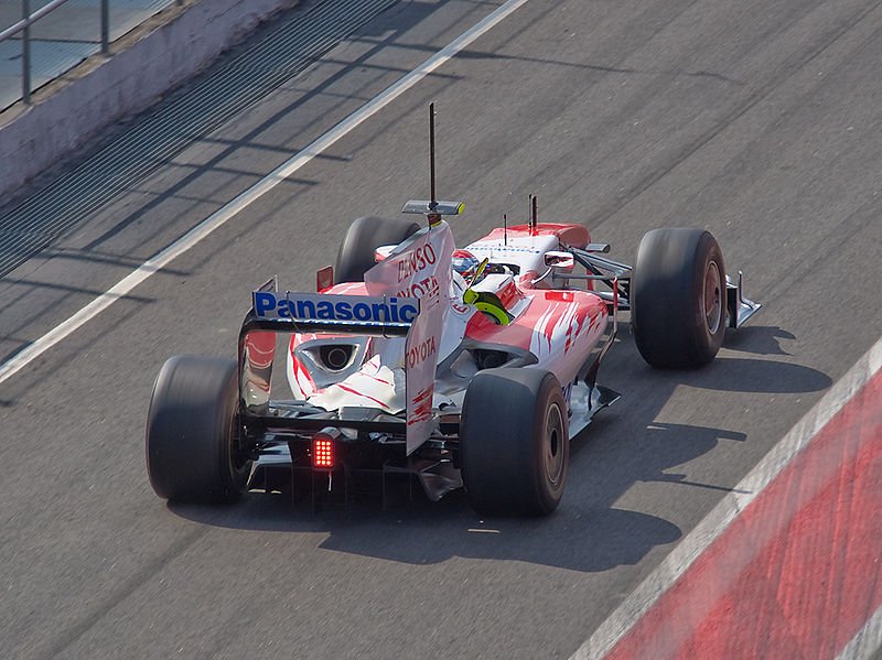 800px-Toyota_TF109_Barcelona_1.jpg