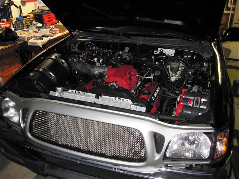 v8_tacoma_enginebay_01.jpg